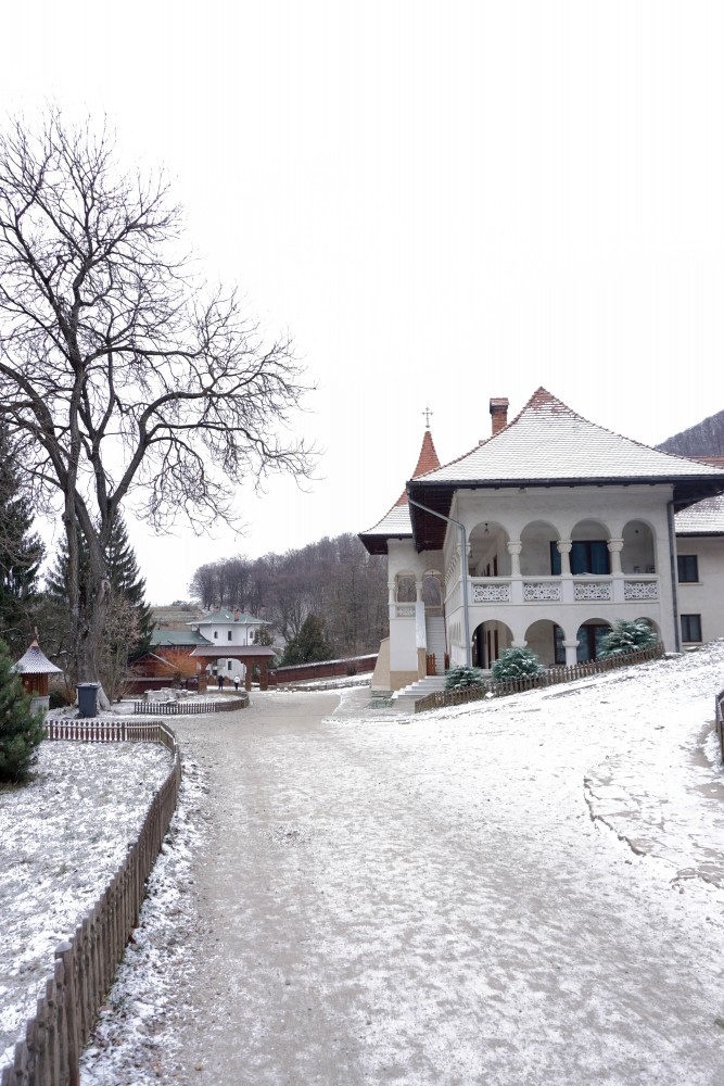 Manastirea Prislop Iarna Poze