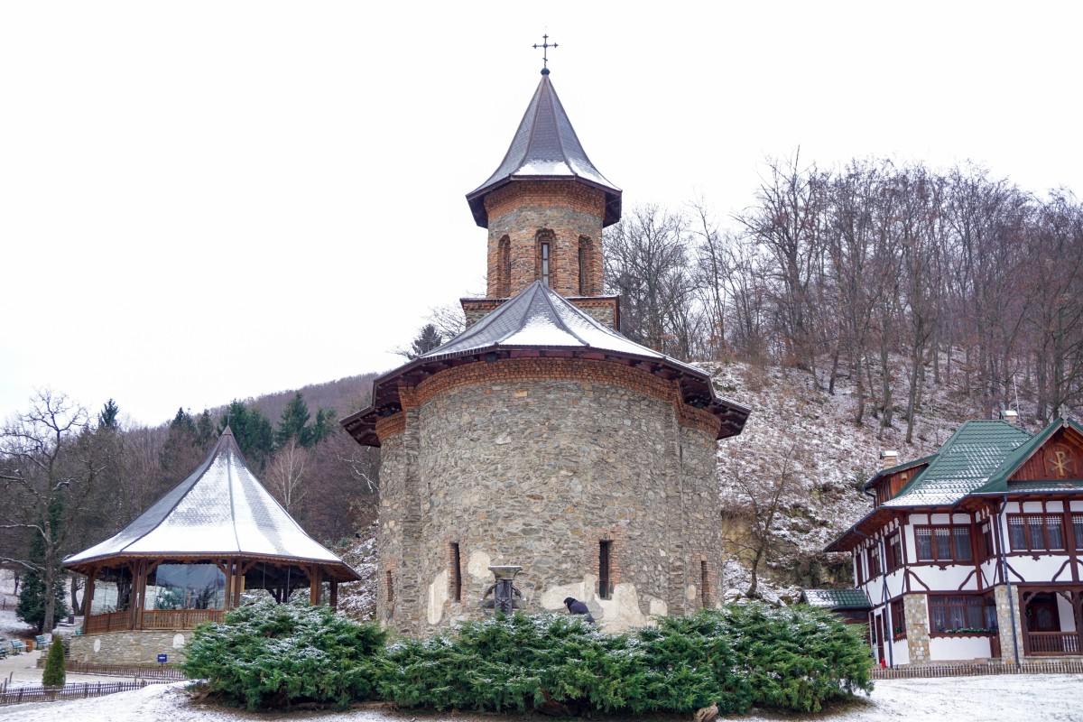 Manastirea Prislop Iarna