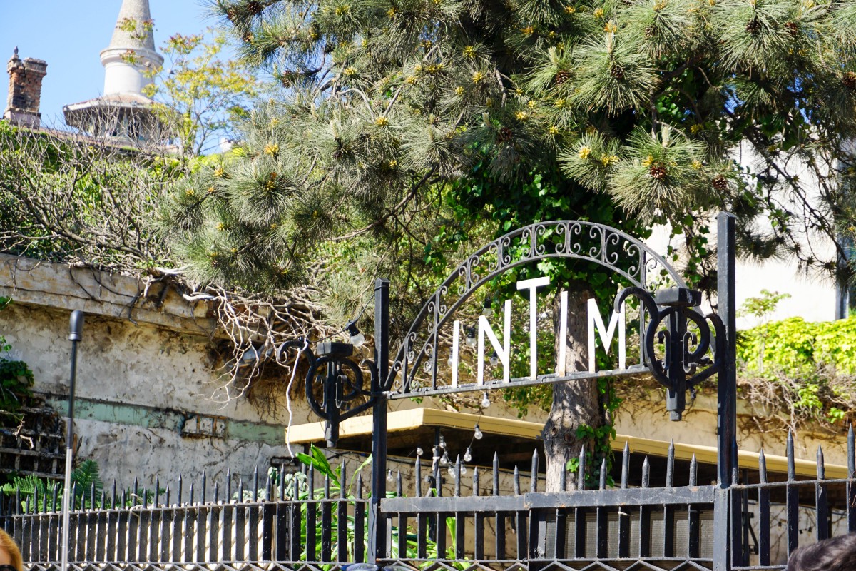 Hotel Intim Intrare