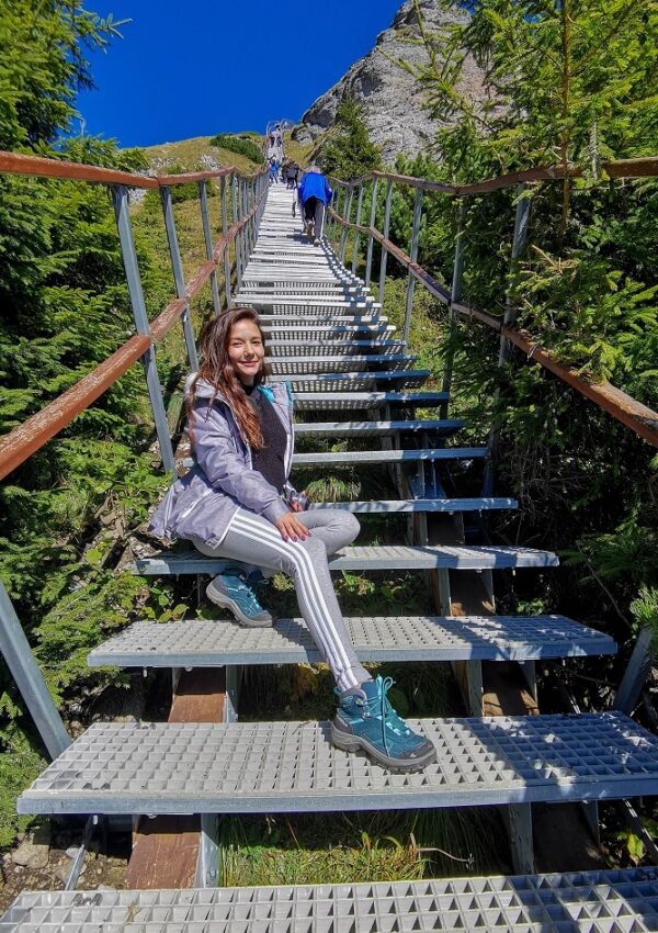 Cum ajungi la celebrele scări spre Vârful Toaca? Traseul prin Parcul Național Ceahlău, pornind din stațiunea Durău
